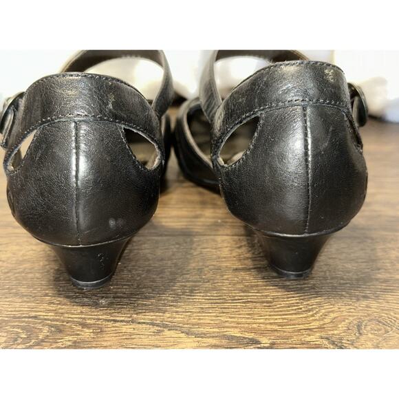 Born Sandals Womens 10M Strappy Kitten Heel Sandals Black Leather - Picture 6 of 9